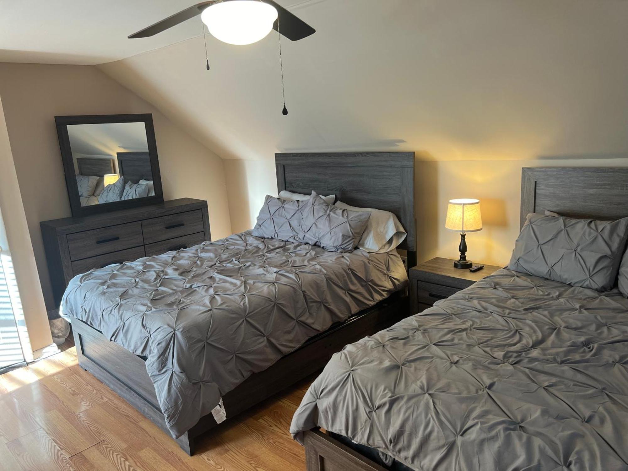 Spacious 3 Bedroom Ewing Home -Quiet Трентон Экстерьер фото